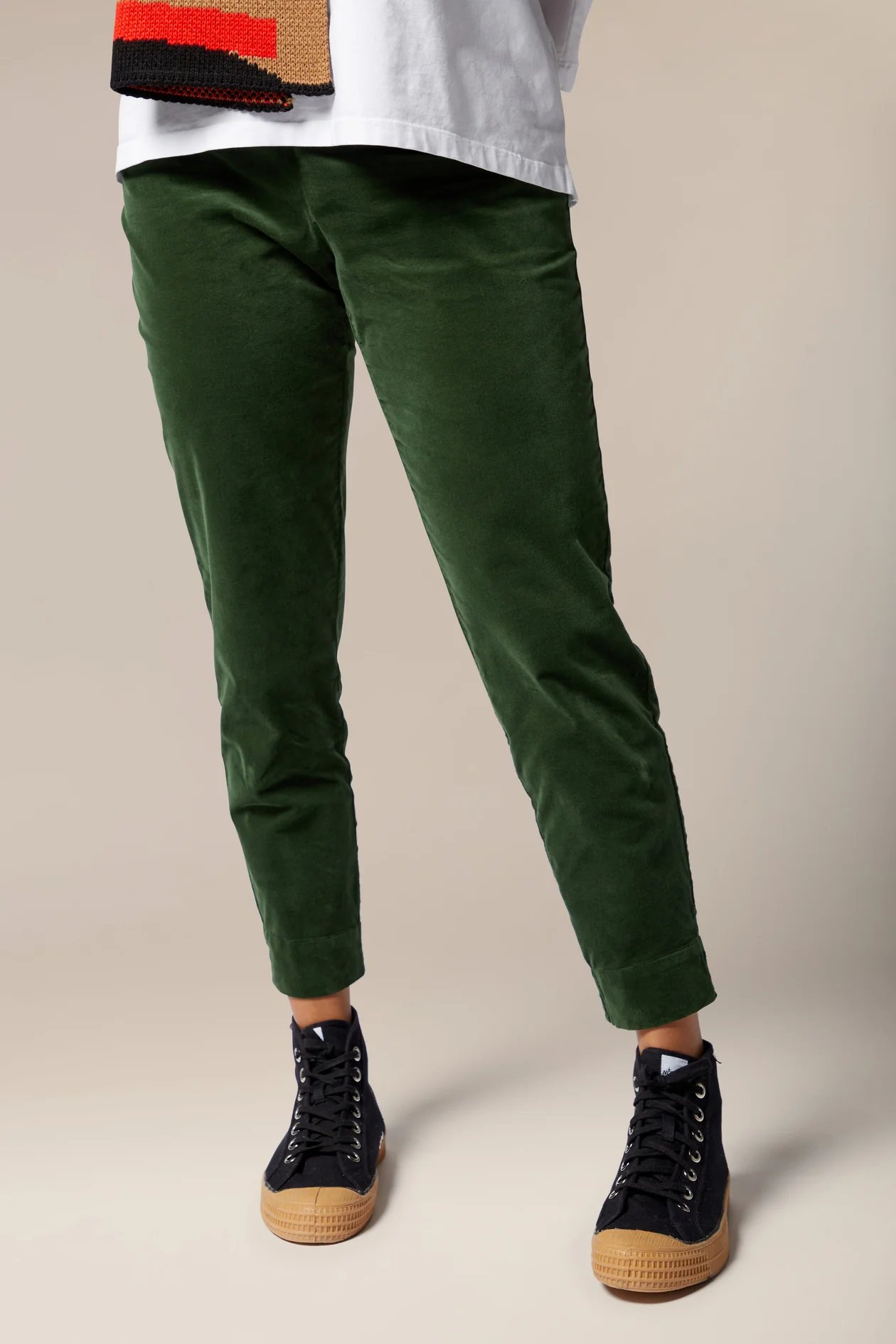 Sahara Cotton Moleskin Slim Trouser in Forest - Image 4
