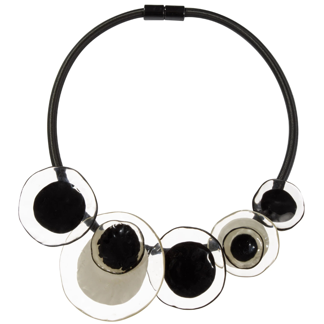 Prue By Zsiska Flora Black and White 5 Flower Necklace