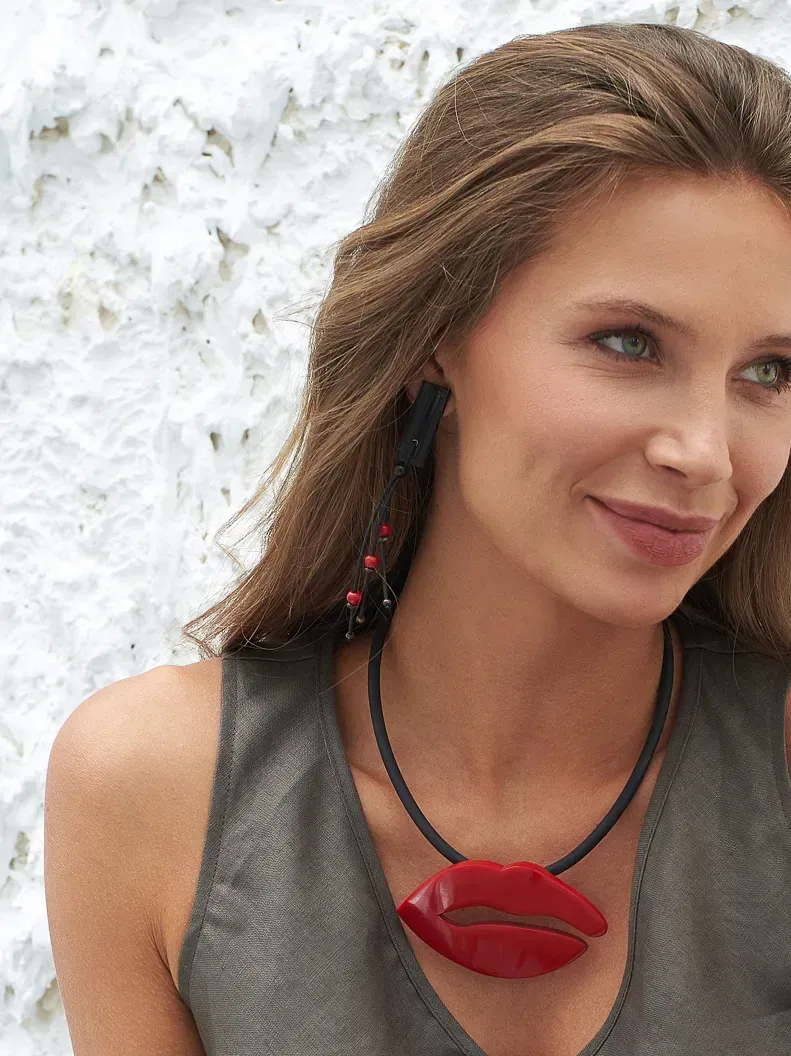 Indira Asymmetric Buffalo Horn and Resin Earrings In Black And Red - Image 3