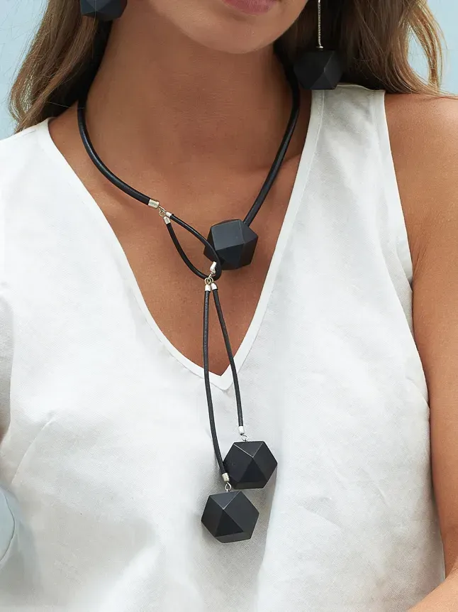 Indira Mango Wood Hexagonal Ball Necklace In Black - Image 3