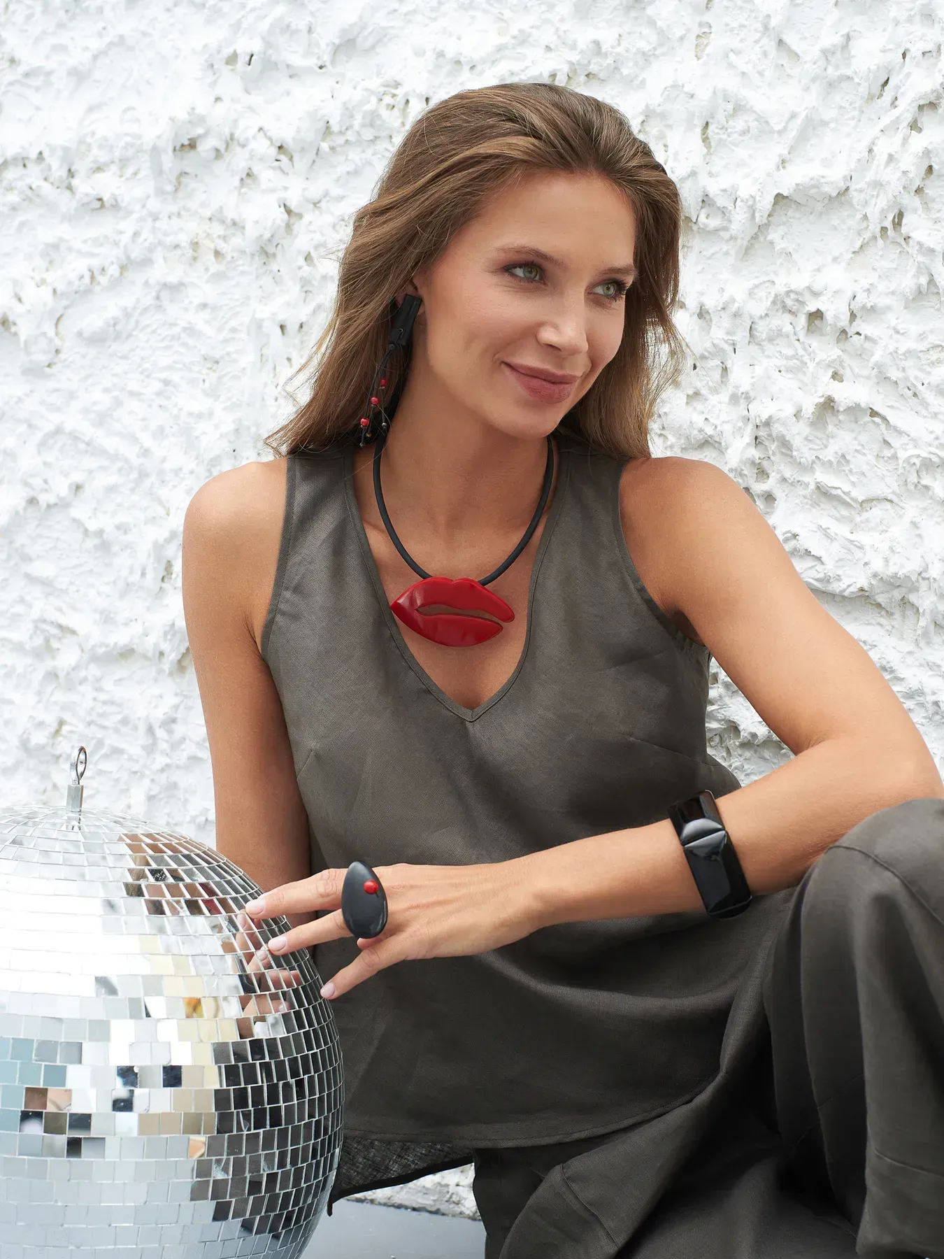 Indira Asymmetric Buffalo Horn and Resin Earrings In Black And Red - Image 2