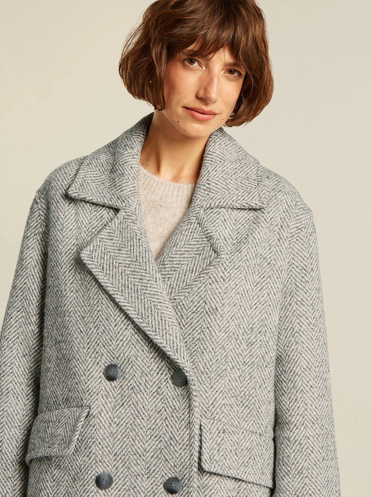Beaumont Avril Short Coat In Soft Grey - Image 5