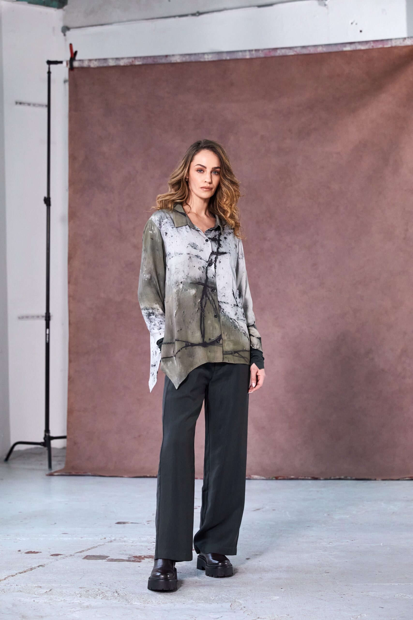 Naya Abstract Two Tone Print Shirt With Pocket Detail In Moss - Image 4