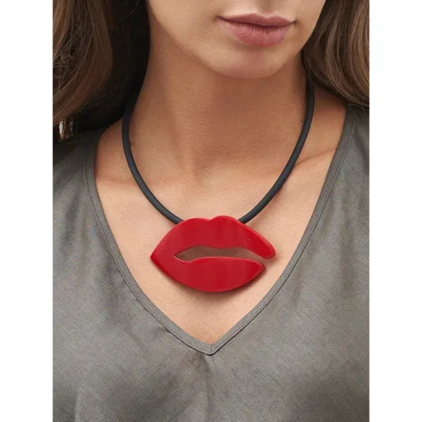 Indira Resin Lips Necklace In Red And Black