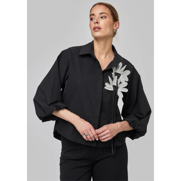 Uchuu LS Shirt With Flower In Black