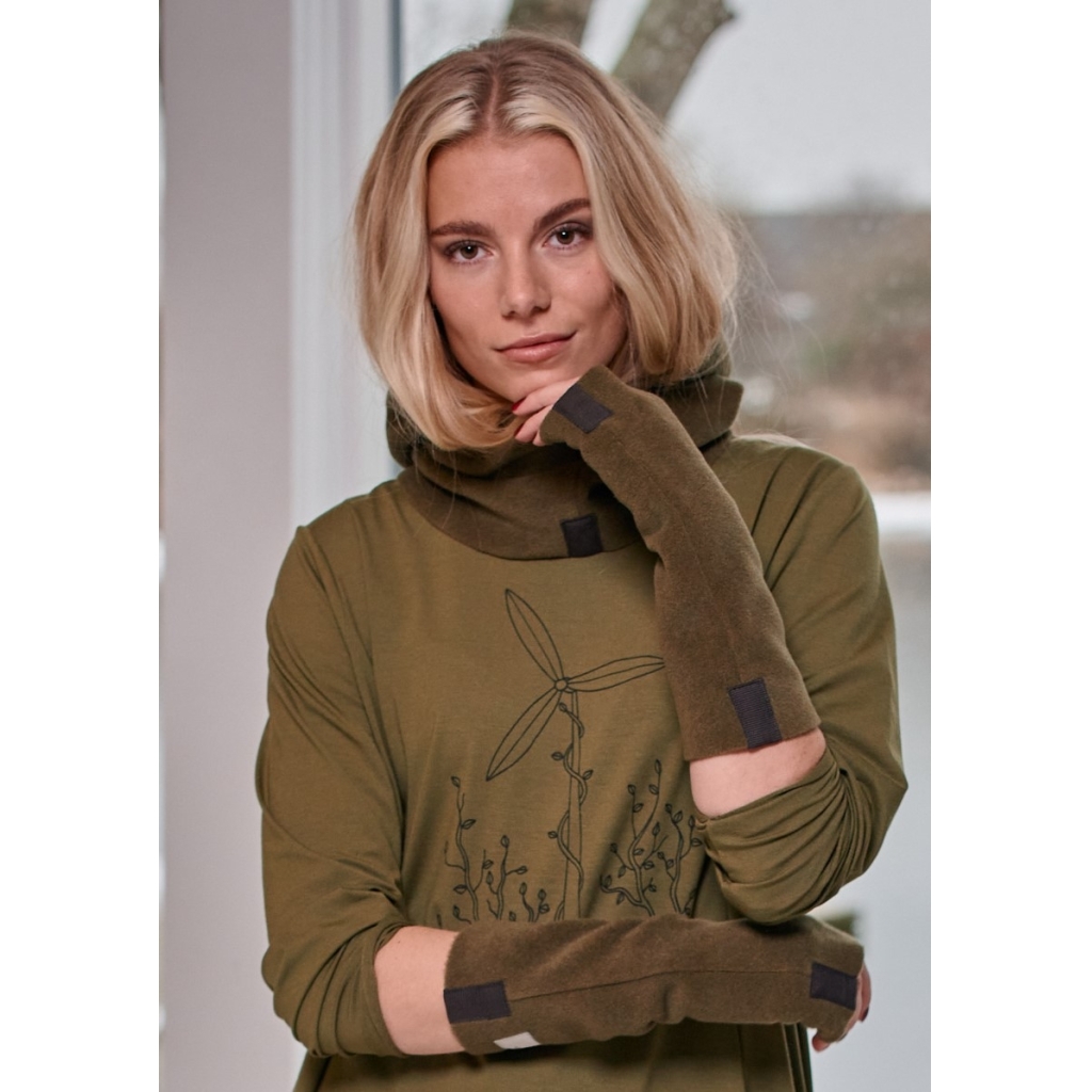 Henriette Steffensen Fleece Wrist Warmer in Moss - Image 3