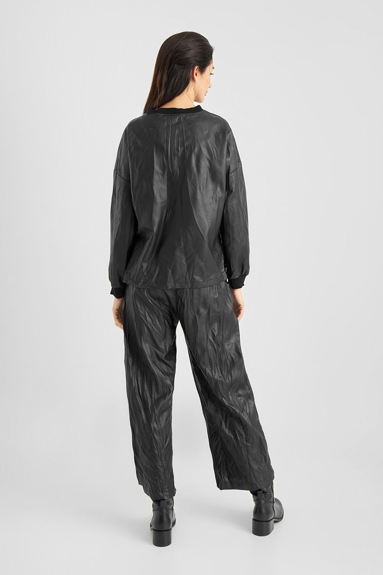 Elsewhere Round Shaped Trouser in Black - Image 2