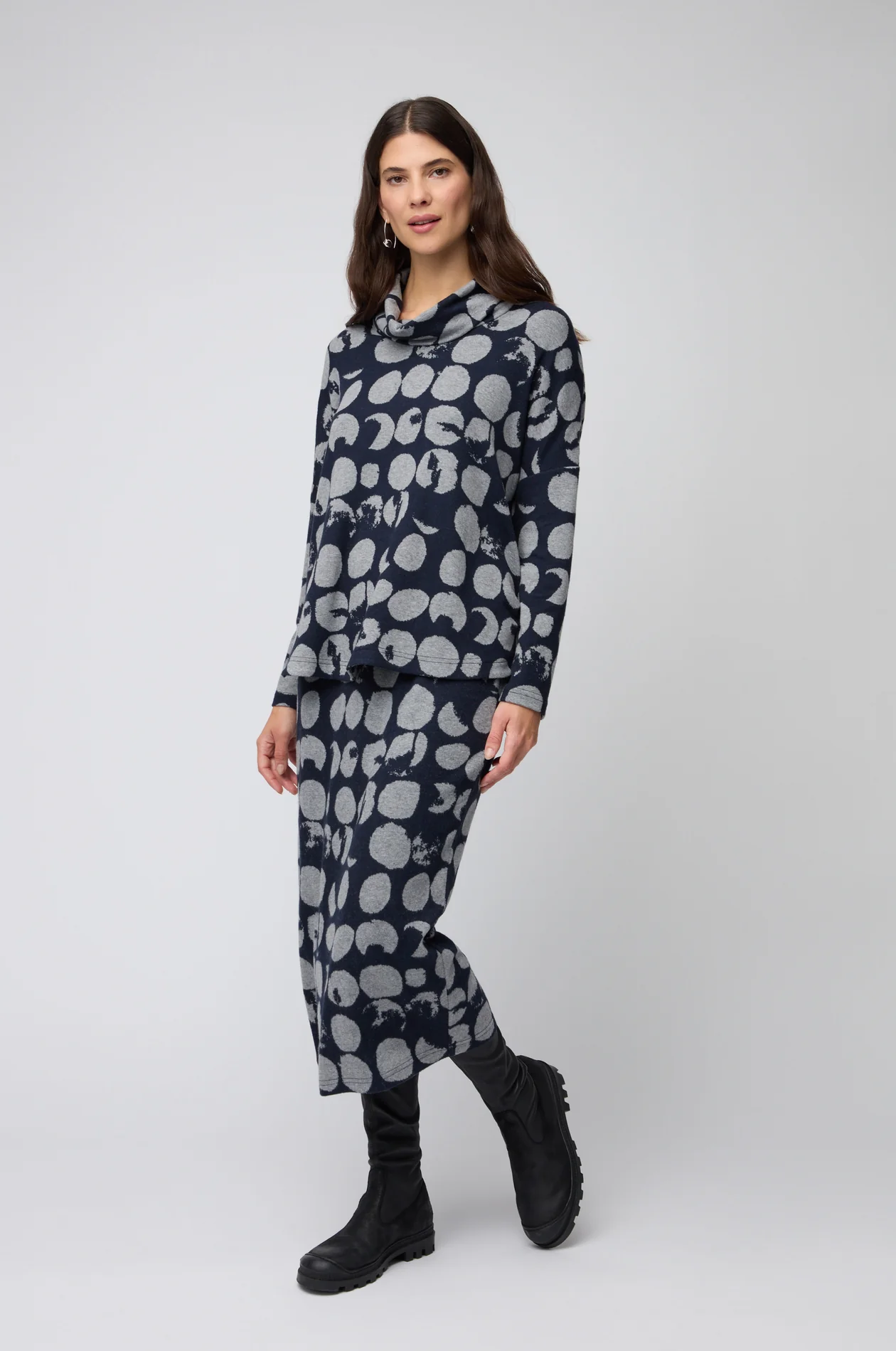 Sahara Textured Brushed Spot Jersey Tube Skirt In Night/Dove - Image 2