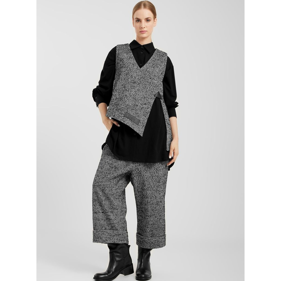 Elsewhere V Necked Spencer Top in Black