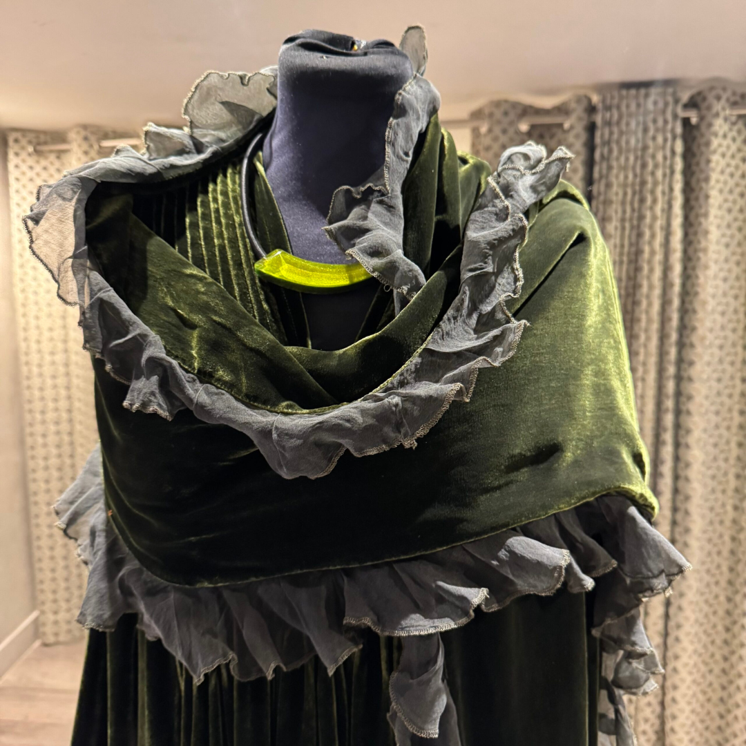 Grizas Long Velvet Scarf In Dark Green