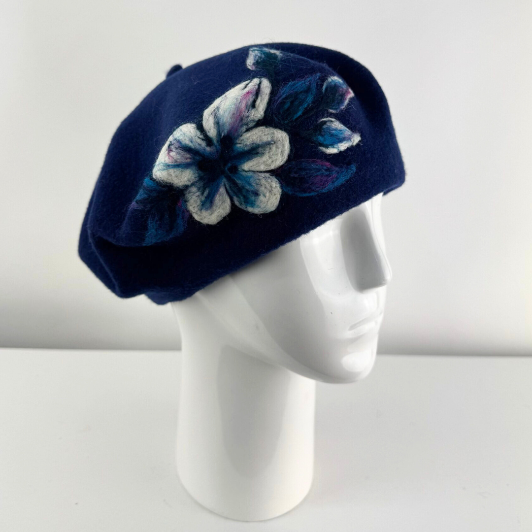 Rabionek Beret With flower In Blue