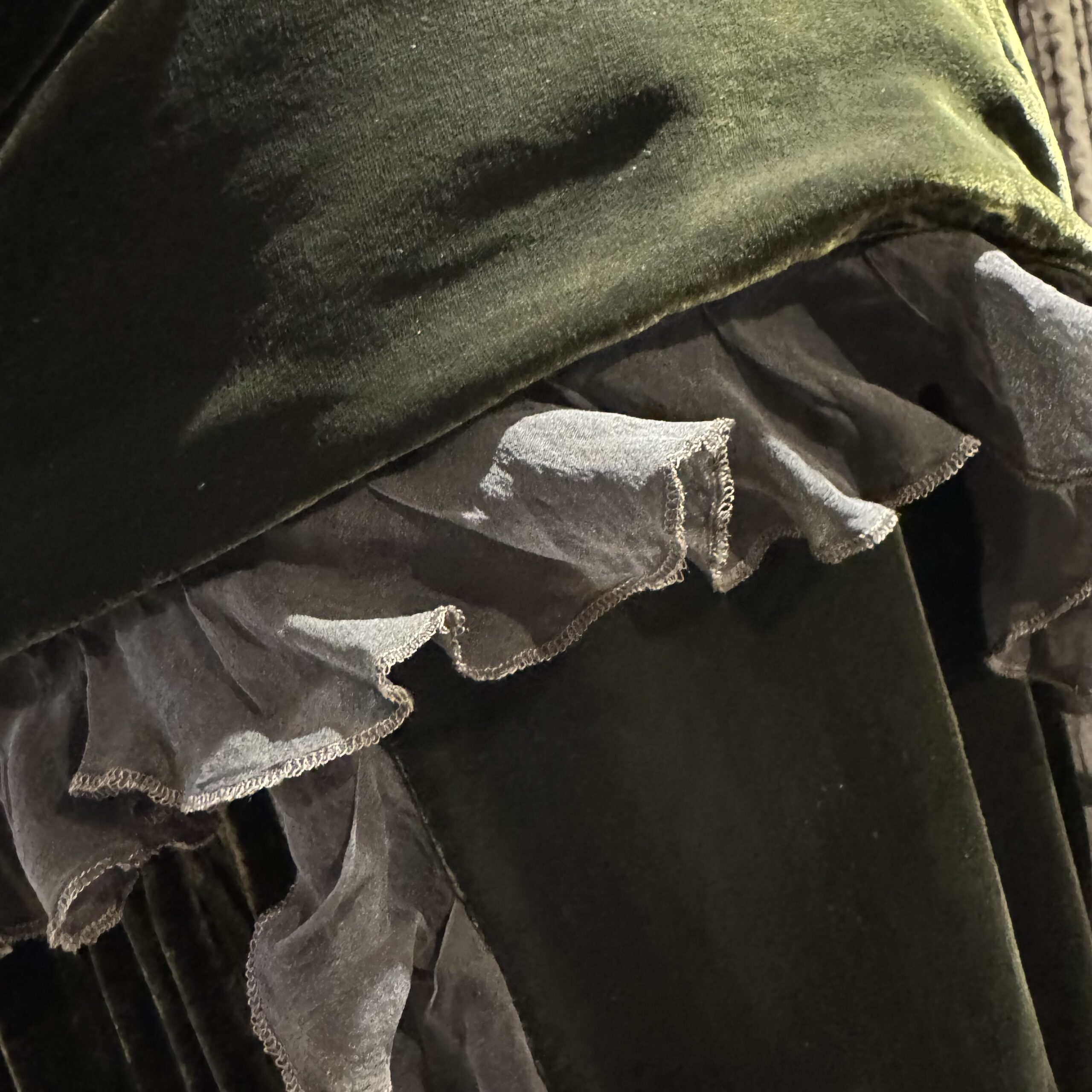 Grizas Long Velvet Scarf In Dark Green - Image 3