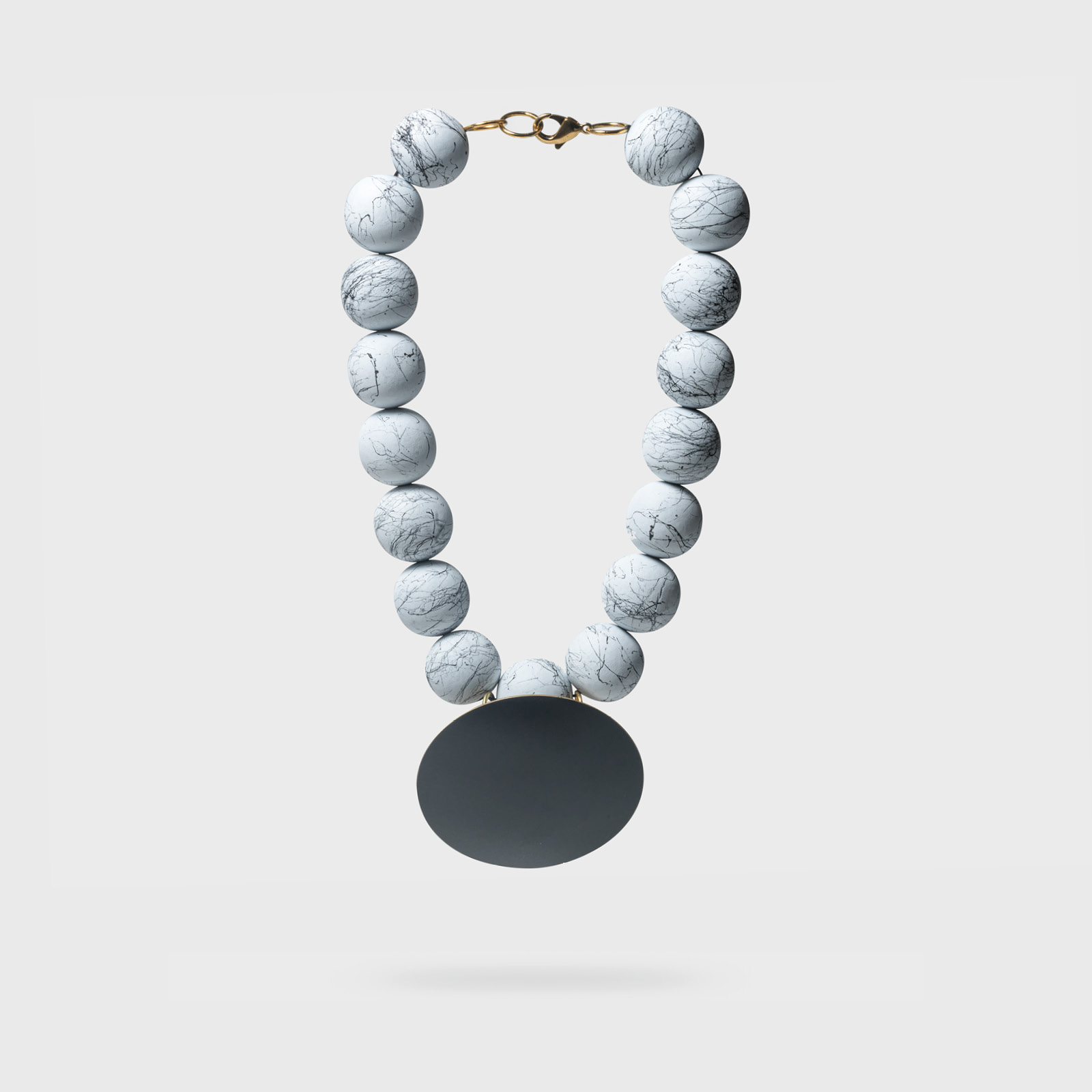 Katerina Vassou Bahar Necklace White/Black Disc - Image 2
