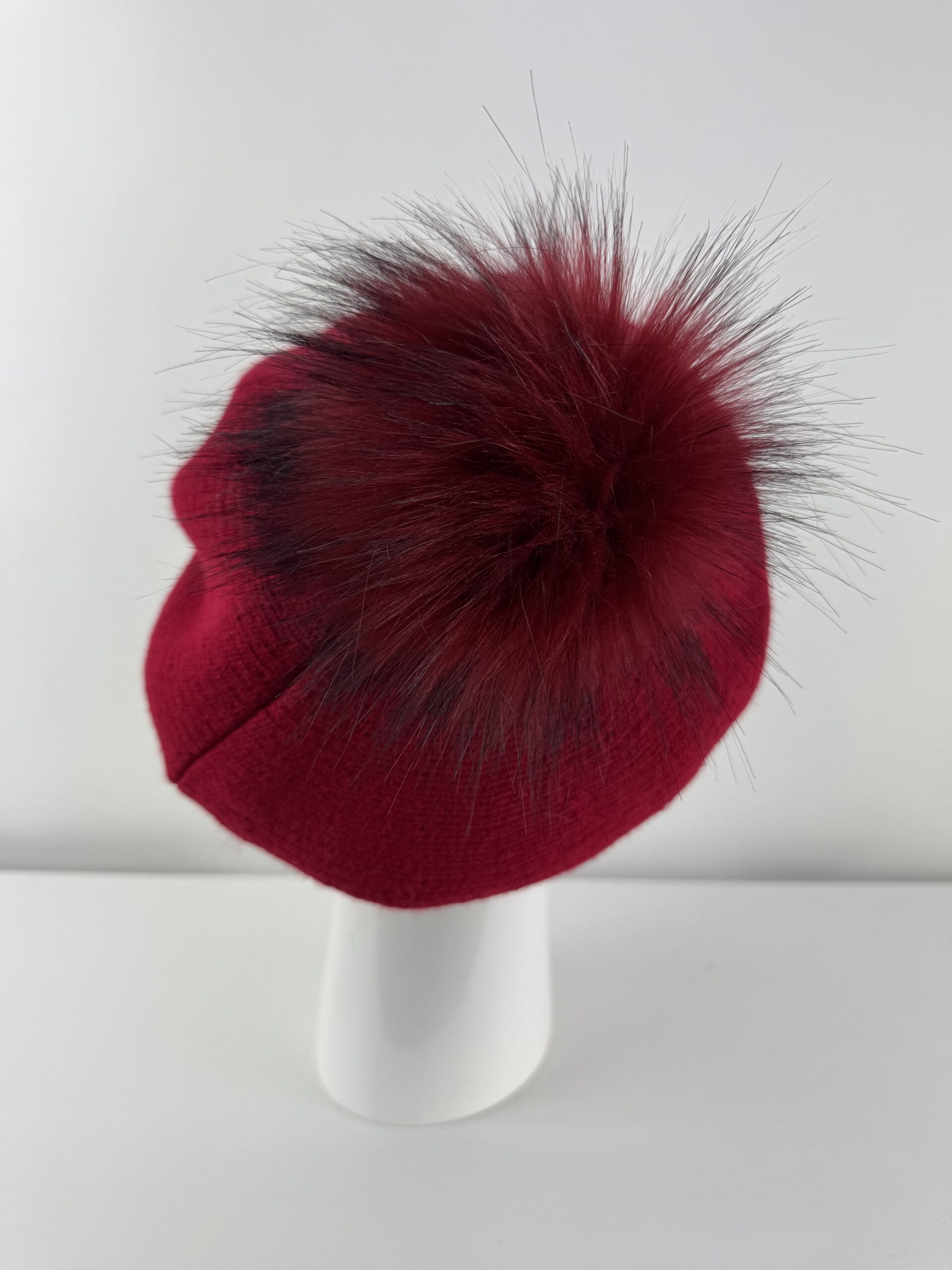 Rabionek Wool Beret With Pom Pom In Red - Image 3