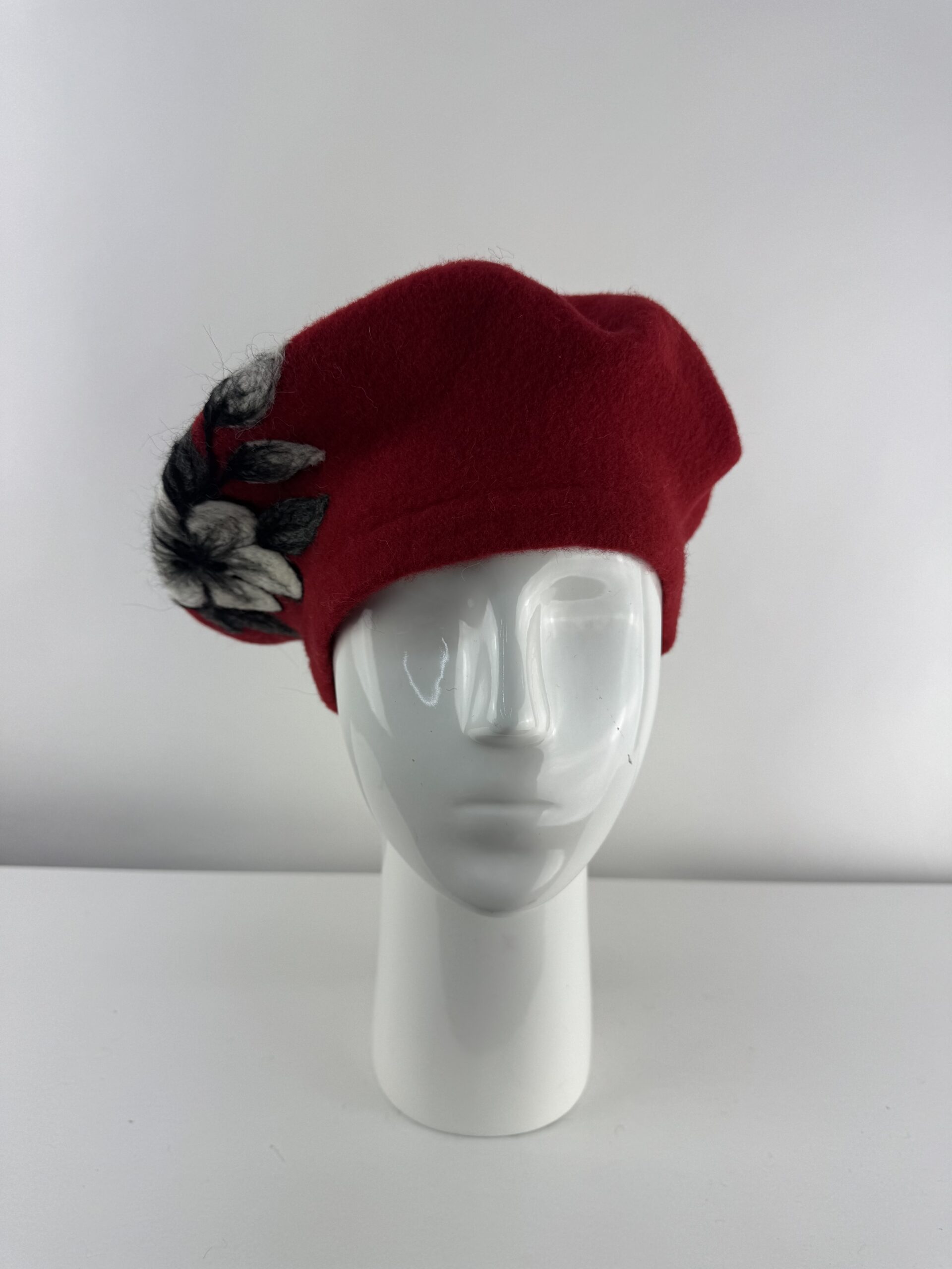 Rabionek Beret With Flower In Red - Image 2