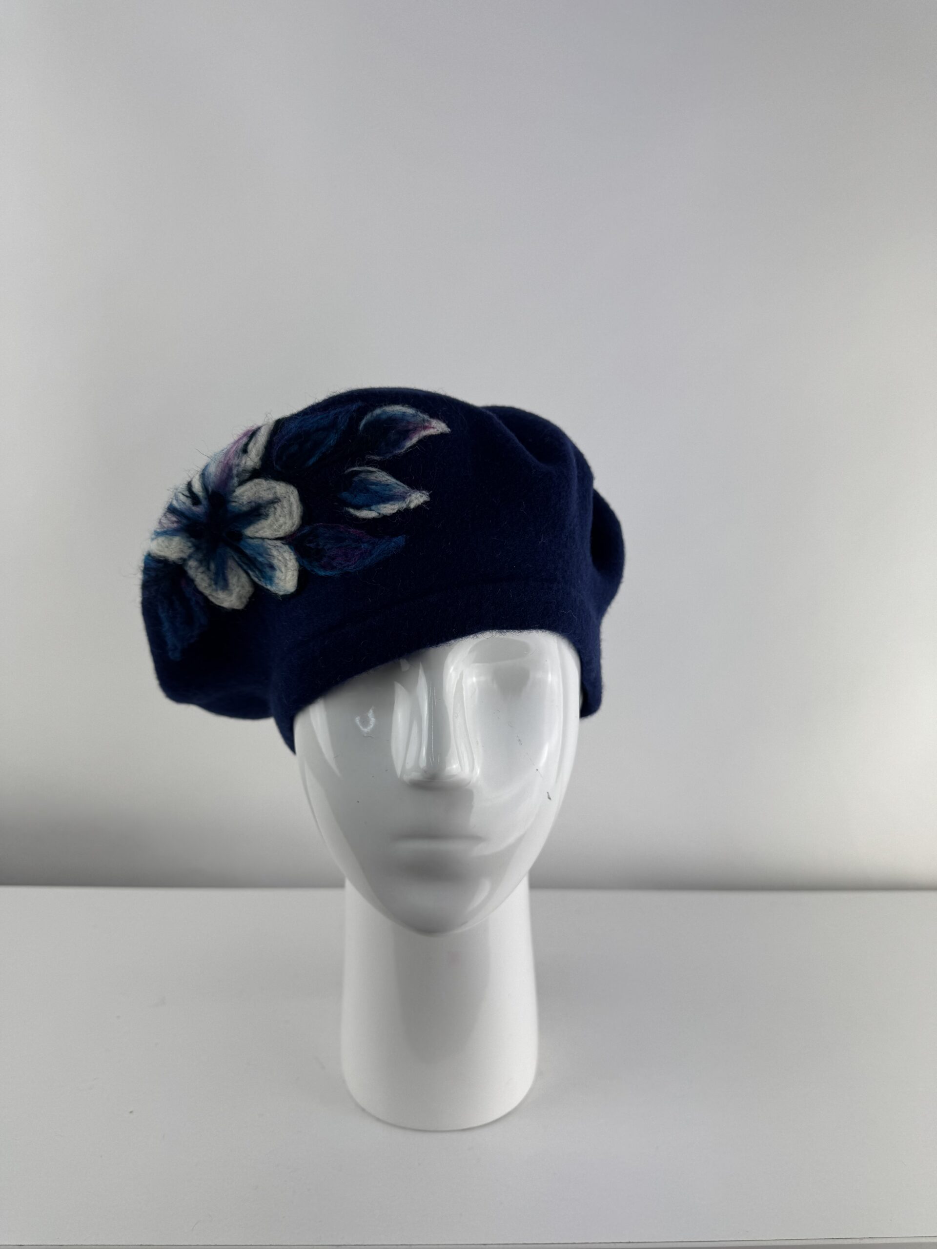Rabionek Beret With flower In Blue - Image 4