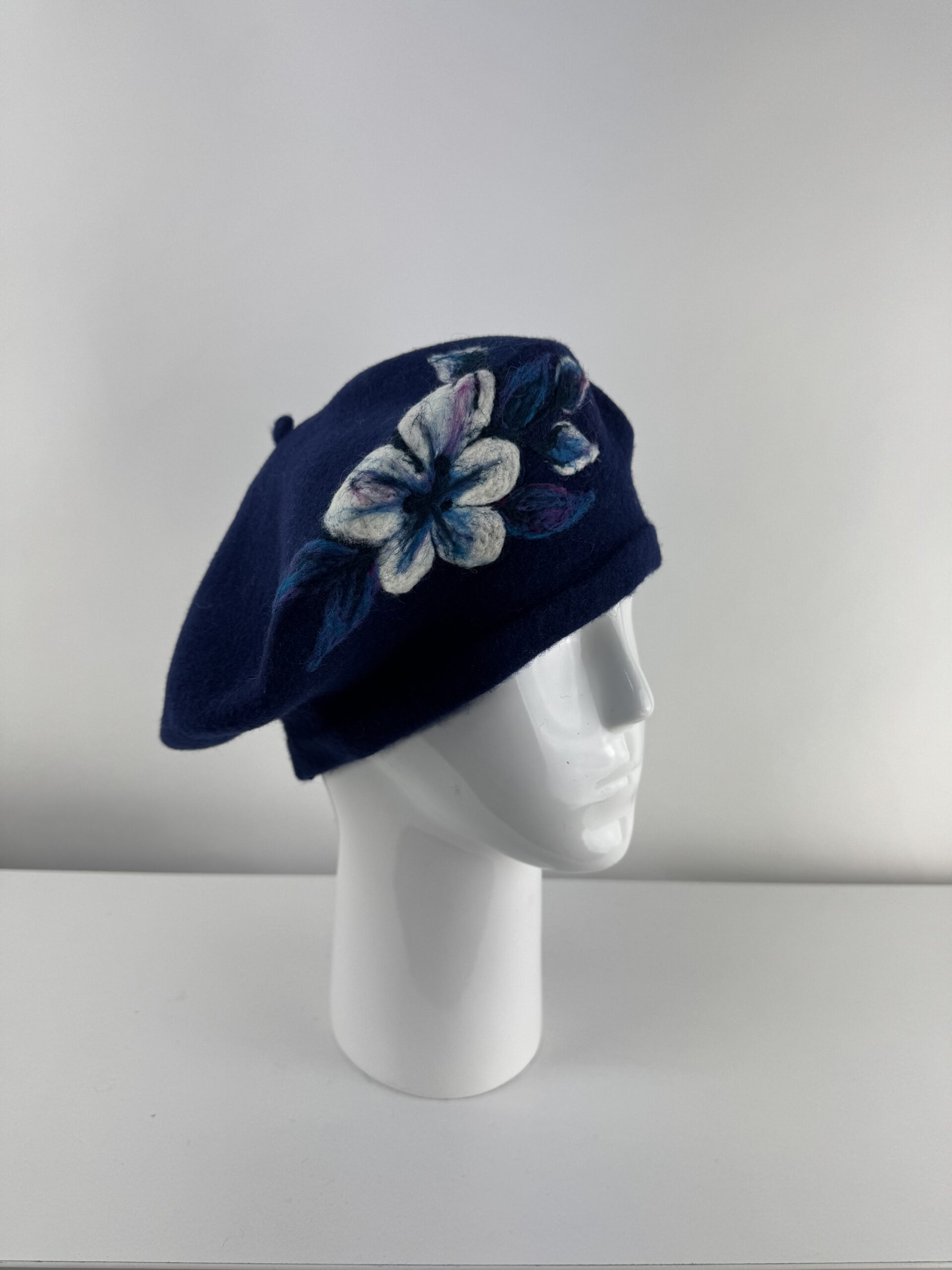 Rabionek Beret With flower In Blue - Image 5