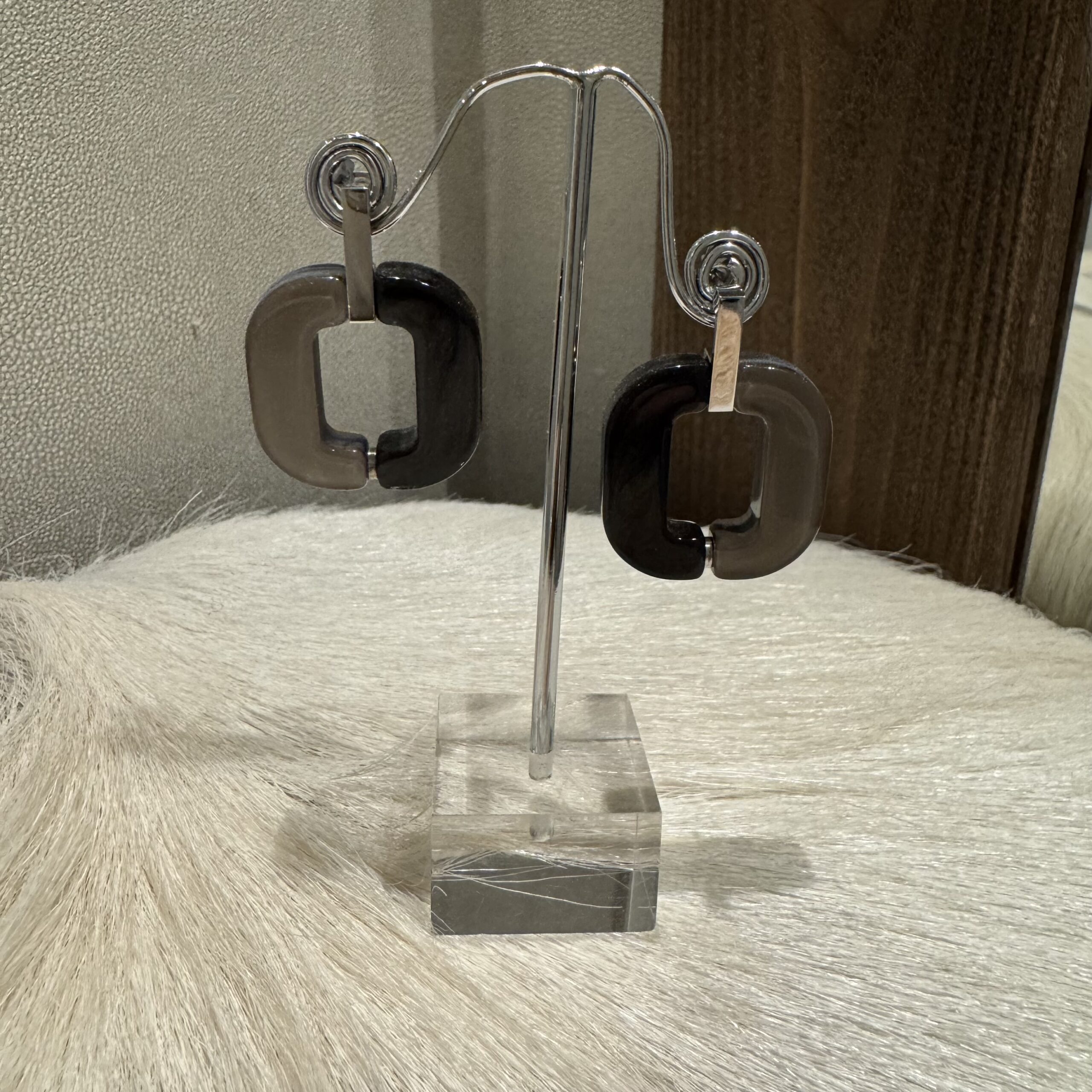 XAVIER-DEROME Medium Earrings Black/Mink - Image 2