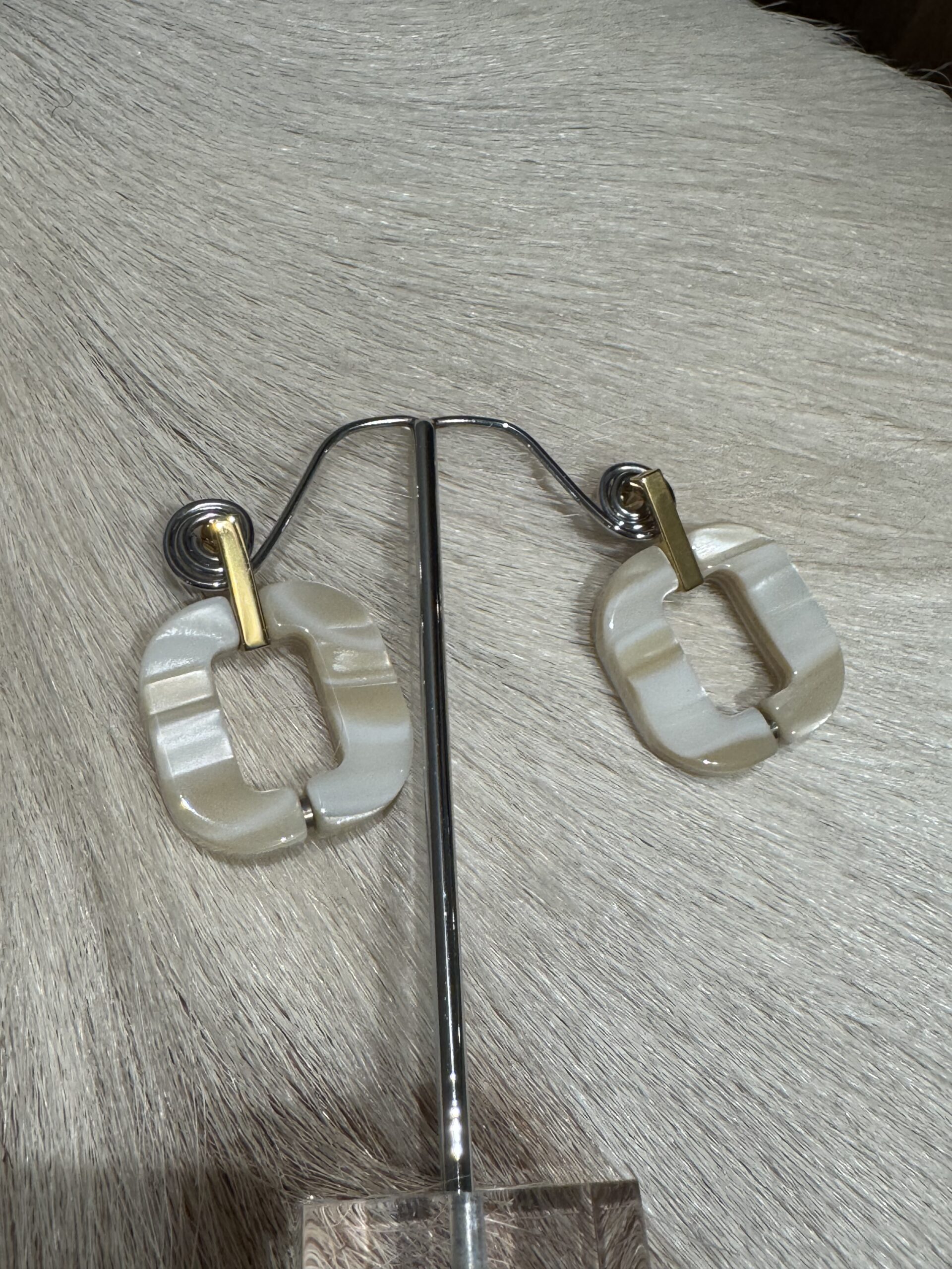 XAVIER-DEROME Medium Earrings Cream - Image 2