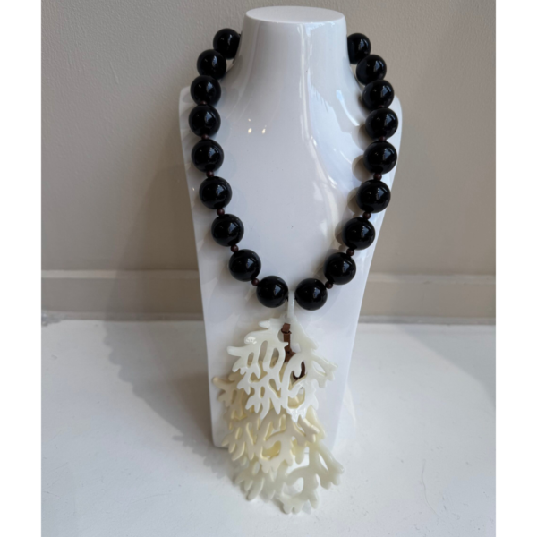 Sonata Bead And Coral Necklace In Black/Cream