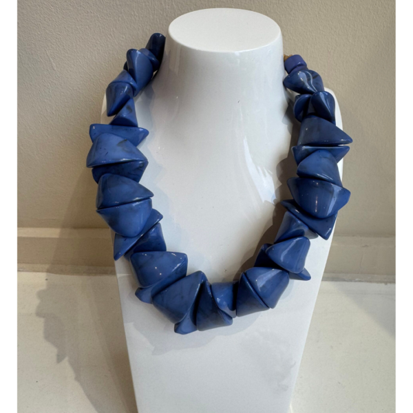 Sonata Short Chunky Necklace In Blue