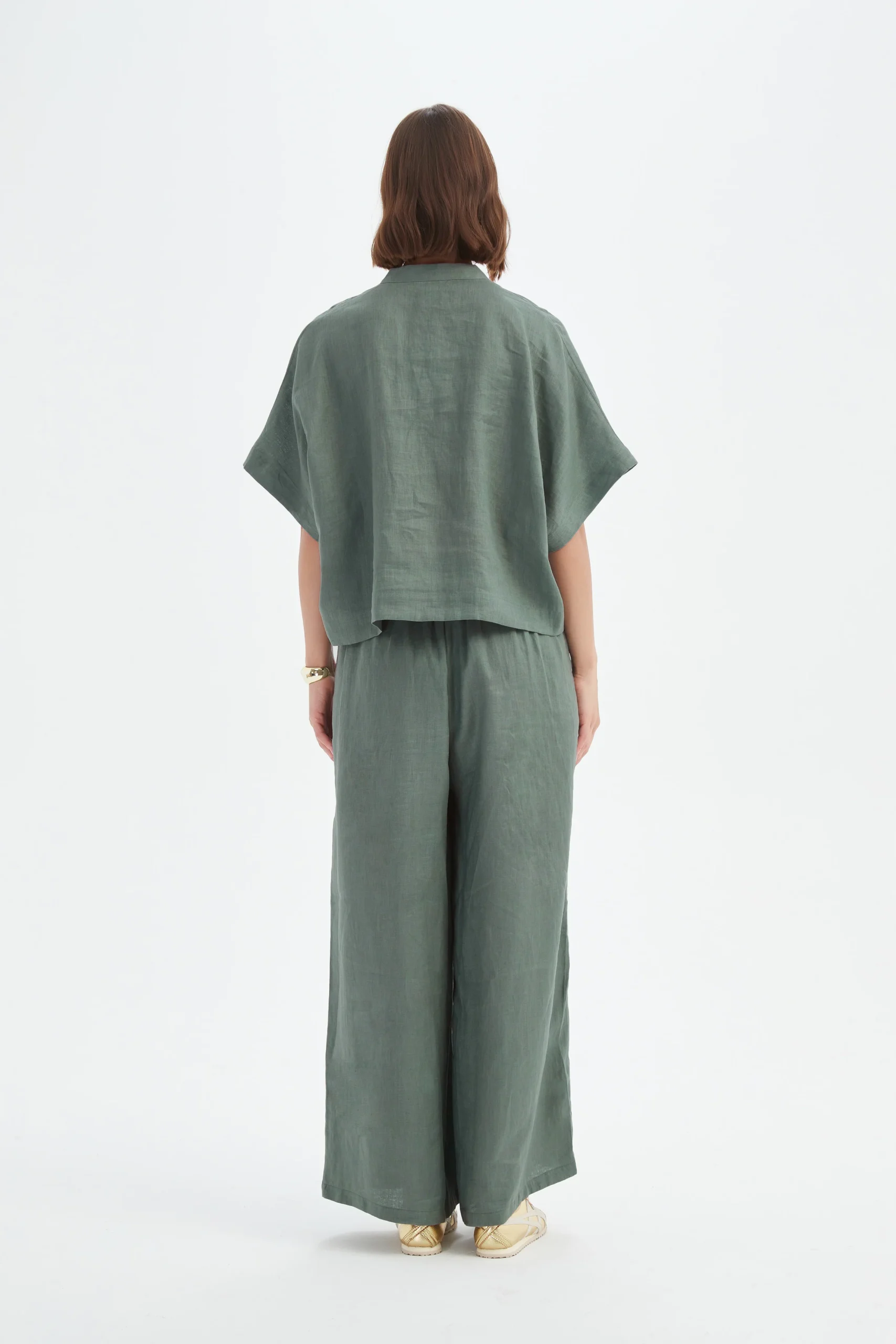 Tirelli Boxy Button Linen Shirt In Petrol - Image 5