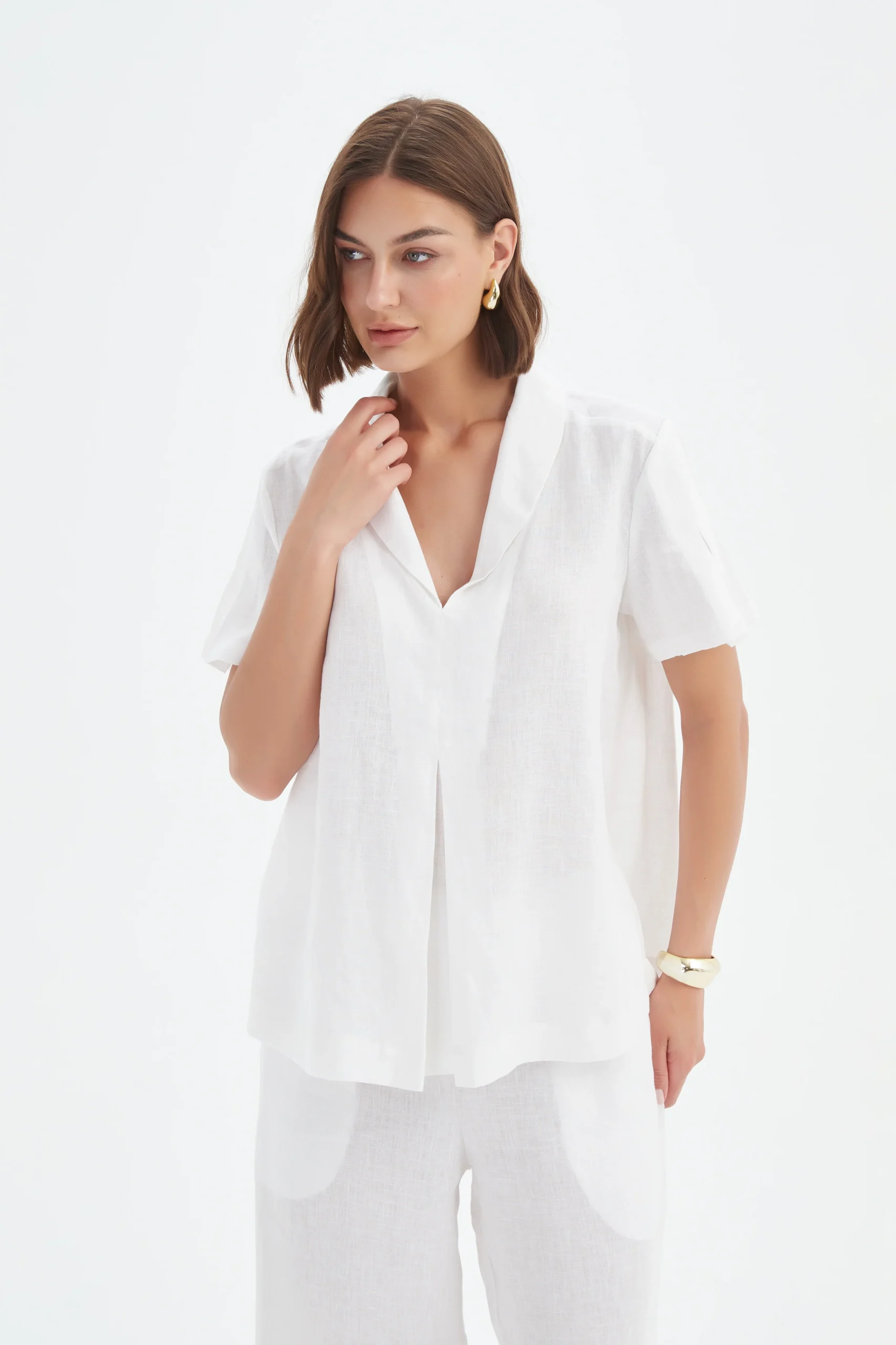 Tirelli Shawl Collar Pleat Linen Top In White - Image 2