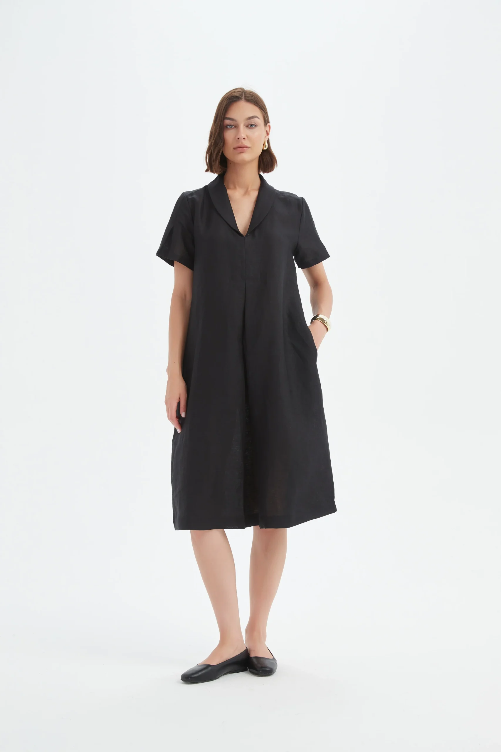 Tirelli Shawl Collar Pleat Linen Dress In Black - Image 3