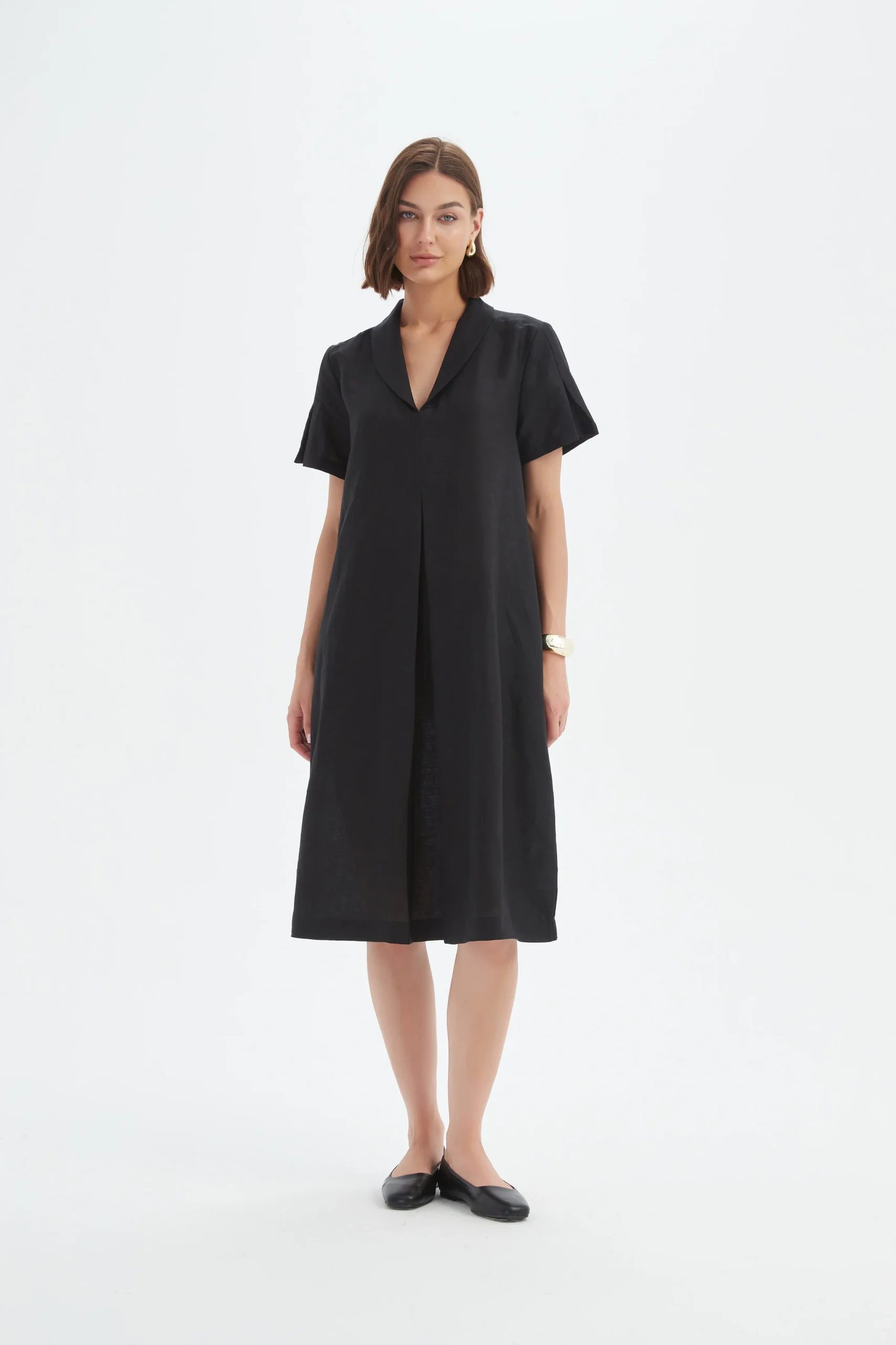 Tirelli Shawl Collar Pleat Linen Dress In Black - Image 2
